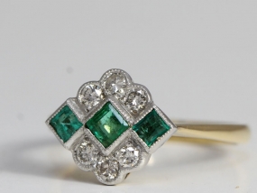  FABULOUS UNIQUE EMERALD AND DIAMOND 18 CARAT GOLD ART DECO INSPIRED RING