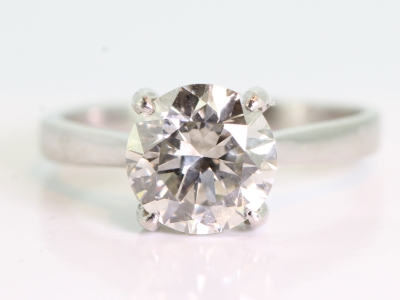 BREATHTAKING 2.21 CARAT DIAMOND SOLITAIRE PLATINUM RING