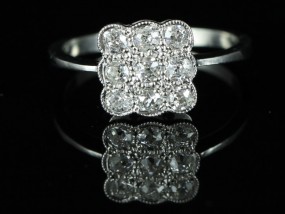 STUNNING SQUARE ART-DECO DIAMOND CLUSTER RING IN PLATINUM