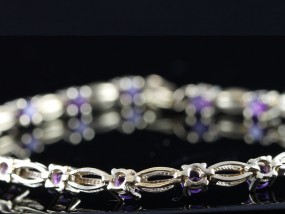 BEAUTIFUL AMETHYST BRACELET HANDCRAFTED IN SOLID 9 CARAT GOLD