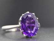 GORGEOUS 1920s AMETHYST PLATINUM SOLITAIRE RING