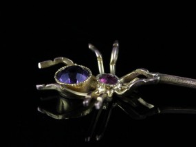 A CHARMING CIRCA 1800 SPIDER AND FLY 15 CARAT GOLD NECKLACE