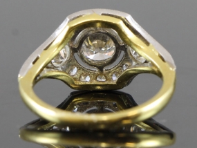 MAGNIFICENT ART DECO DIAMOND 18 CARAT GOLD RING