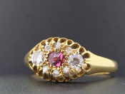 BEAUTIFUL EDWARDIAN RUBY AND DIAMOND 18 CARAT GOLD RING