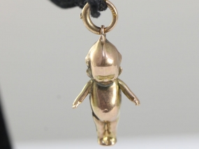 ADORABLE KEWPIE DOLL 9 CARAT GOLD CHARM/PENDANT