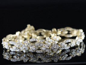 MAGNIFICENT DIAMOND BRACELET HANDCRAFTED IN 9 CARAT GOLD