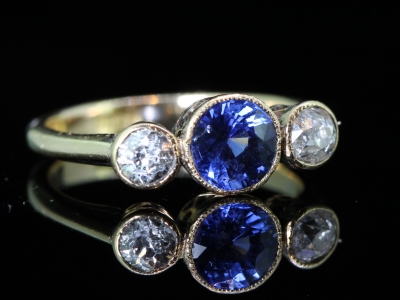 Beautiful Sapphire and Diamond 18 Carat Gold Ring