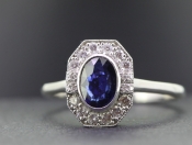  EXQUISITE SAPPHIRE AND DIAMOND PLATINUM CLUSTER RING