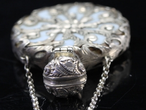 FABULOUS ANTIQUE VICTORIAN STERLING SILVER SCENT FLASK