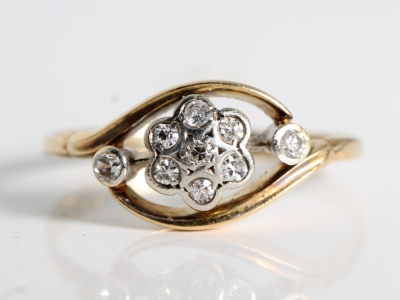 Art Deco Diamond 18ct Gold Daisy Crossover Ring