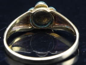 FABULOUS VICTORIAN FORGET-ME-NOT FLOWER RING WITH LOCKET TO THE REVERSE IN 18 CARAT GOLD