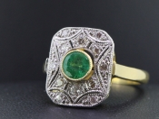 LOVELY COLOMBIAN EMERALD AND DIAMOND ART DECO INSPIRED 18 CARAT GOLD RING