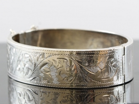 PRETTY VICTORIAN SILVER FLORAL SILVER BANGLE