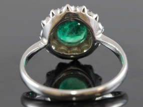 FABULOUS COLOMBIAN EMERALD AND DIAMOND PLATINUM GOLD CLUSTER RING