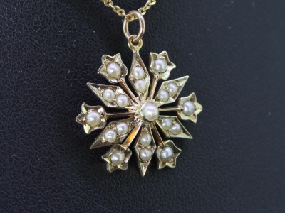 Gorgeous Victorian 15 carat Gold Pearl Set Snowflake Pendant