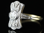 AN ORIGINAL 1920s ART DECO 18CT GOLD & PLATINUM DIAMOND RING  