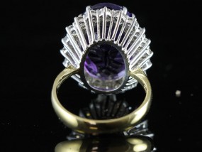 MAGNIFICIENT AMETHYST AND DIAMOND 18 CARAT GOLD CLUSTER RING