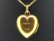 LOVELY 15 CARAT GOLD  HEART LOCKET