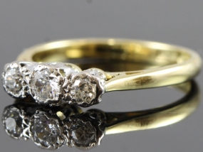 GRACEFUL EDWARDIAN TRILOGY DIAMOND 18 CARAT GOLD RING