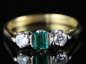 STUNNING COLUMBIAN EMERALD AND DIAMOND 18 CARAT GOLD AND PLATINUM RING