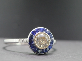 BEAUTIFUL DIAMOND AND SAPPHIRE ART DECO INSPIRED PLATINUM RING