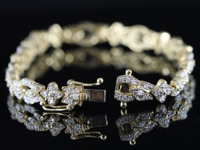 MAGNIFICENT DIAMOND BRACELET HANDCRAFTED IN 9 CARAT GOLD