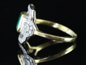 BEAUTIFUL DECO INSPIRED EMERALD AND DIAMOND 18 CARAT GOLD RING