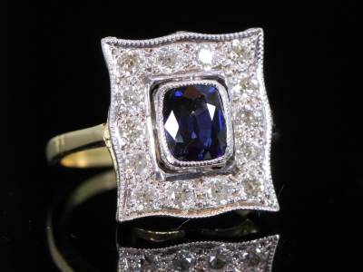 Stunning Sapphire and Diamond 18ct Gold Ring