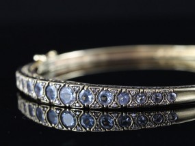 LOVELY AQUAMARINE AND DIAMOND BANGLE HANDCRAFTED IN 9 CARAT GOLD