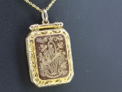  GORGEOUS RECTANGULAR 9 CARAT GOLD LOCKET