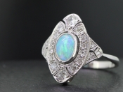 GORGEOUS OPAL AND DIAMOND PLATINUM ART DECO INSPIRED RING