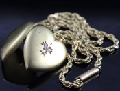 BEAUTIFUL EDWARDIAN DIAMOND 15 CARAT LOCKET AND CHAIN