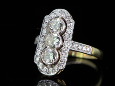 Stunning 18 carat Gold Diamond Plaque Ring