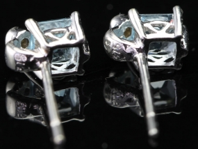 FABULOUS AQUAMARINE AND DIAMOND 9 CARAT GOLD STUD EARRINGS