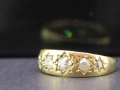 WONDERFUL FIVE STONE DIAMOND 18 CARAT GOLD GYPSY RING