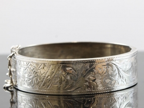 PRETTY VICTORIAN SILVER FLORAL SILVER BANGLE