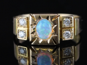 SUPERB EDWARDIAN OPAL AND DIAMOND 15 CARAT GOLD RING