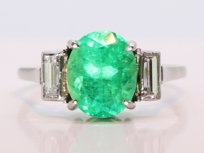 Art Deco Colombian Emerald and Diamond Platinum Ring