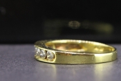  BEAUTIFUL DIAMOND 18 CARAT GOLD ETERNITY RING