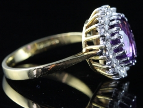 BEAUTIFUL AMETHYST AND DIAMOND CLUSTER 18 CARAT GOLD RING