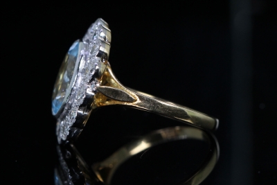Vintage 4ct Aquamarine and Diamond 18ct Gold Cluster Ring