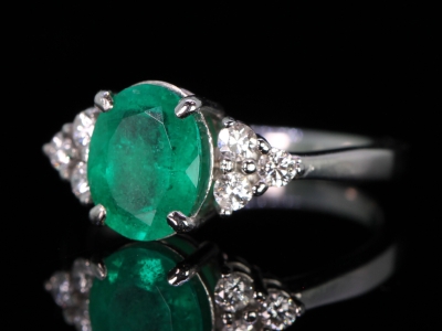 Vintage Trefoil 2ct Colombian Emerald Platinum Ring