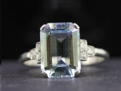  BEAUTIFUL AQUAMARINE AND DIAMOND PLATINUM RING