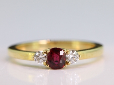 PRETTY RUBY AND DIAMOND 18 CARAT GOLD TRILOGY RING
