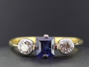 PRETTY SAPPHIRE AND DIAMOND 18 CARAT GOLD RING