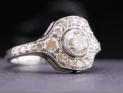 MAGNIFICENT ART DECO INSPIRED DIAMOND 18 CARAT GOLD RING 