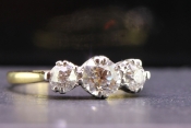 BEAUTIFUL DIAMOND 18 CARAT TRILOGY RING