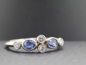  BEAUTIFUL CEYLON SAPPHIRE AND DIAMOND PLATINUM ART DECO INSPIRED RING