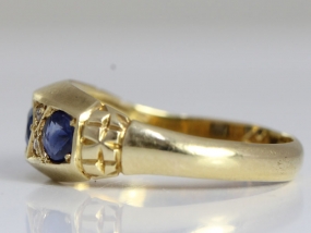 WONDERFUL EDWARDIAN SAPPHIRE AND DIAMOND 18 CARAT GOLD GYPSY RING