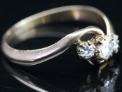 BEAUTIFUL EDWARDIAN DIAMOND ON A TWIST 18 CARAT GOLD RING